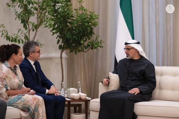 خالد بن محمد بن زايد ووزير العدل الفرنسي يبحثان التعاون في مجالات القضاء