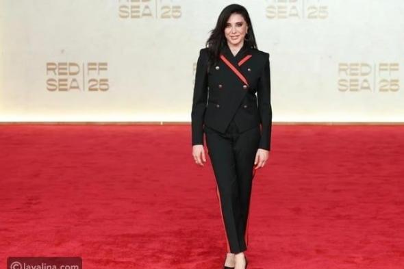 نادين لبكي تخطف الأنظار بإطلالة استثنائية بمهرجان البحر الأحمر 2025