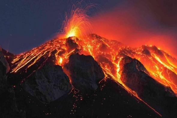 ثوران
بركان
كيلاويا
في
هاواي
يقترب
من
إكمال
عامه
الأول