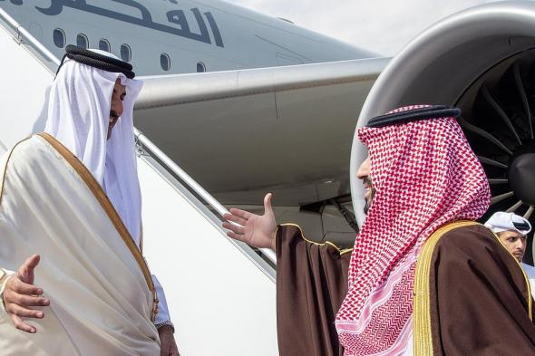  أمير
    قطر
    يصل
    إلى
    الرياض
    وفي
    مقدمة
    مستقبليه
    ولي
    العهد