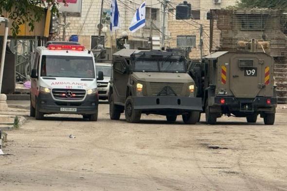 الاحتلال
يجبر
مواطنين
على
إخلاء
منازلهم
في
حي
الجابريات
بمدينة
جنين