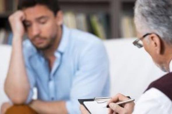 لماذا
اكتشاف
الاكتئاب
عند
الرجال
أكثر
صعوبة..
استشارى
نفسى
يوضح