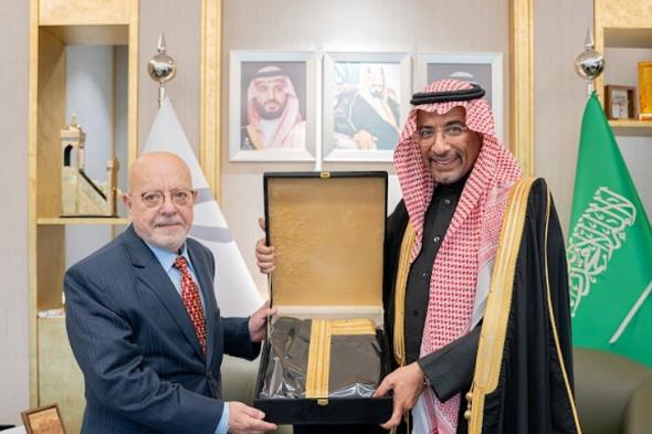 «الخريف»
    يلتقي
    وزير
    الاقتصاد
    والصناعة
    السوري
    ويبحثان
    تعزيز
    التعاون
    بين
    البلدين