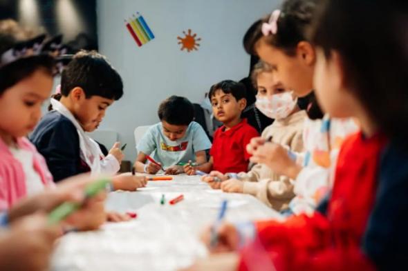 معرض
جدة
للكتاب
2025
يعزّز
حضوره
الأسري
عبر
منطقة
الطفل