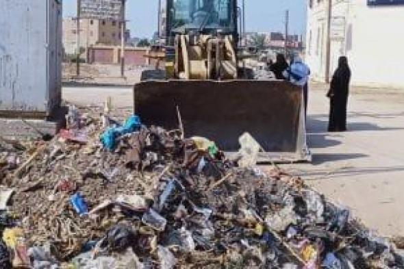 محافظ
سوهاج:
رفع
70
طن
مخلفات
من
شوارع
القرى
بجهينة