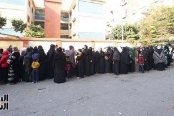 طوابير
الناخبين
أمام
لجان
البساتين
فى
انتخابات
مجلس
النواب