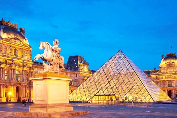 متحف اللوفر في باريس يعيد فتح أبوابه بالكامل بعد انتهاء الإضراب