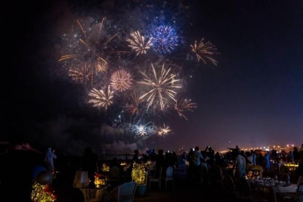 الشارقة
ودبي..
عروض
استثنائية
في
رأس
السنة
براً
وبحراً