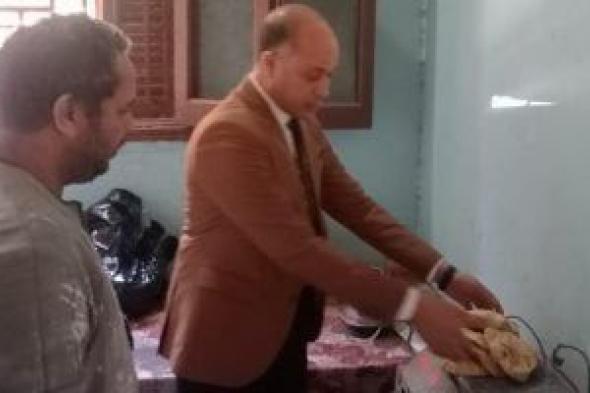 وكيل
وزارة
التموين
بقنا
يقود
حملة
مكبرة
على
المخابز
والأسواق
بمركز
دشنا