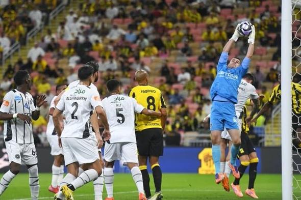 دوري
    روشن:
    الاتحاد
    يأخذ
    نصيبه
    من
    الشباب
    بهدفين