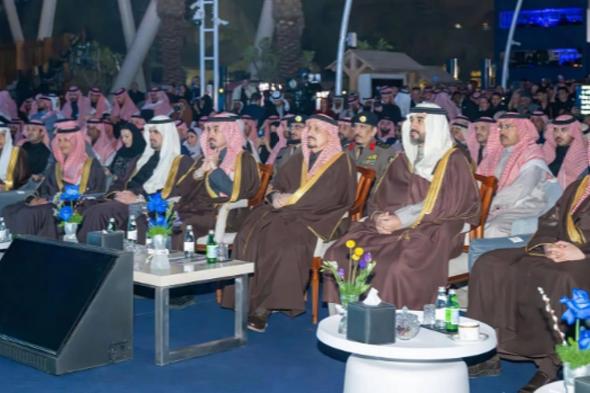 أمير
    الرياض
    يرعى
    حفل
    افتتاح
    متنزه
    "Six
    Flags
    مدينة
    القدية"