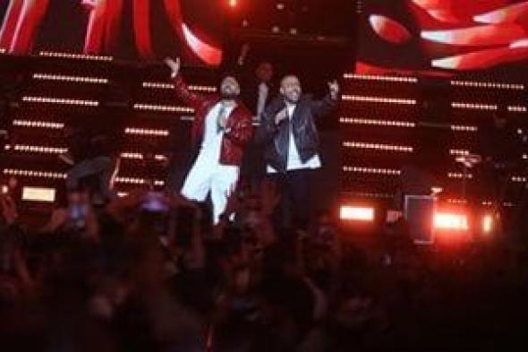 تامر
حسنى
يختتم
حفل
العاصمة
الجديدة..
وعرض
مبهر
بالليزر