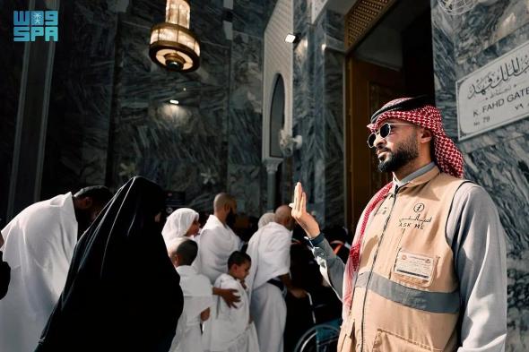 قاصدو
    المسجد
    الحرام
    يعيشون
    أجواء
    إيمانية
    وسط
    خدمات
    متكاملة