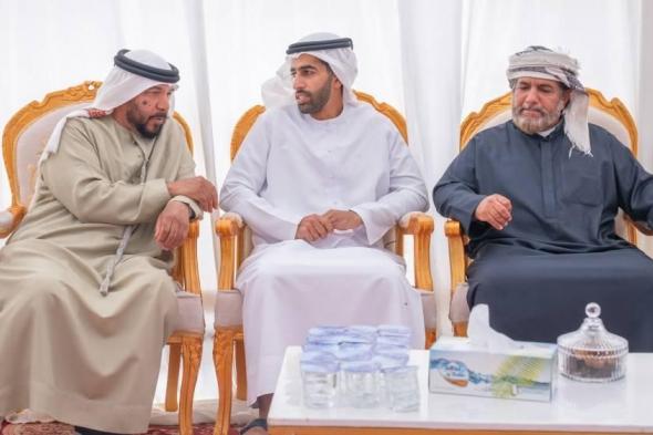 خالد
      بن
      سعود
      يقدم
      واجب
      العزاء
      في
      وفاة
      سالم
      النقبي