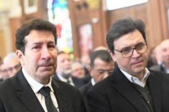 إلهام
شاهين
ولطيفة
ووفاء
عامر
وماجد
الكدوانى
فى
عزاء
والدة
هاني
رمزى