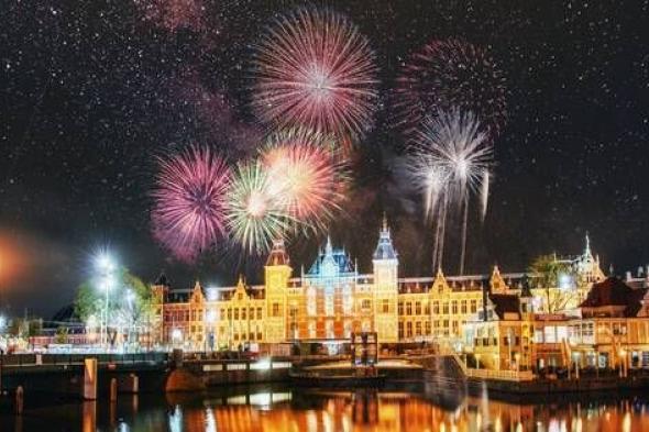 حرائق واعتقالات بسبب الألعاب النارية في ليلة رأس السنة بهولندا