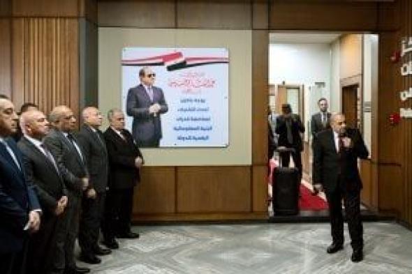 جولة
تفقدية
لرئيس
الوزراء
فى
عدد
من
أقسام
مصنع
سيماف
بحلوان