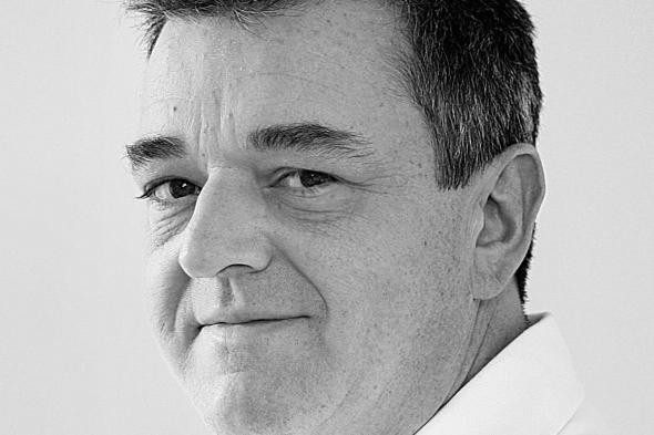 القصدير
      يسبق
      النحاس
      في
      سباق
      المكاسب