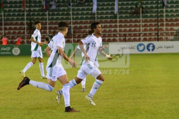 غيموز
يعلن
قائمة
منتخب
أقل
من
17
سنة
للتحضير
بمركز
سيدي
موسى