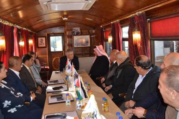 اجتماع
حكومي
في
عربة
تاريخية
بالأردن