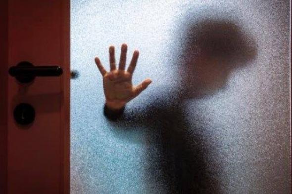 قرار
      عاجل
      بشأن
      صبي
      صور
      زميله
      عارياً
      ونشر
      الفيديو