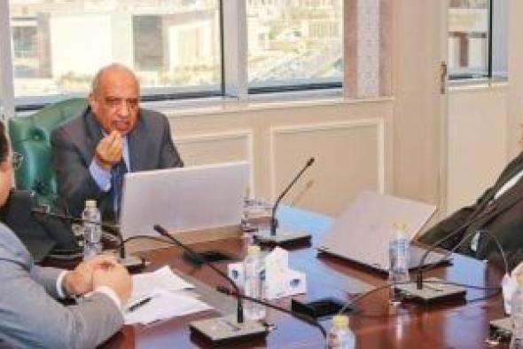 وزير
الكهرباء:
خفض
استخدام
الوقود
وزيادة
الاعتماد
على
الطاقات
المتجددة