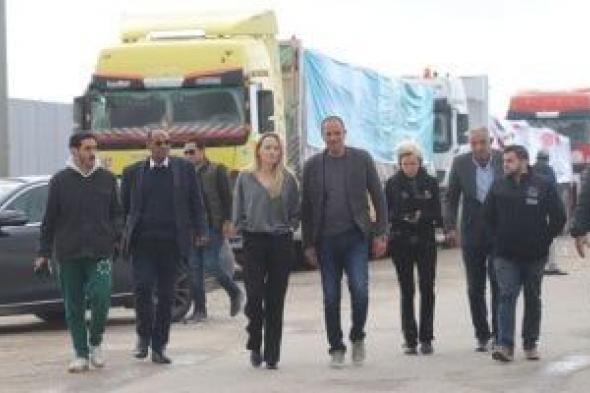 أنجلينا
جولي
تتفقد
مخازن
إمدادات
الشعب
الفلسطيني
بمعبر
رفح..
فيديو
وصور