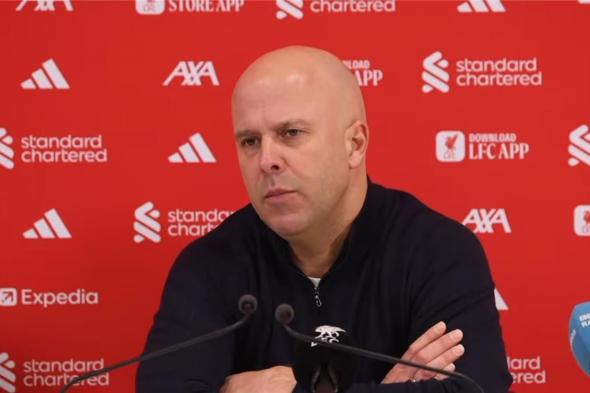 سلوت:
      ليفربول
      كان
      يستحق
      ركلة
      جزاء
      في
      الشوط
      الأول..
      لكننا
      لا
      نسقط
      أرضًا