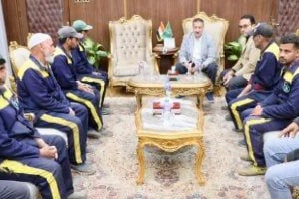 محافظ
المنوفية
يلتقى
عدد
من
عمال
النظافة
بمكتبه
ويقرر
صرف
مساعدات
عينية
لهم