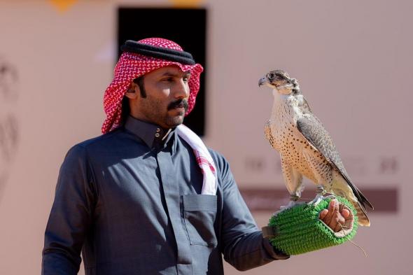 اليوم..
    انطلاق
    أشواط
    الكؤوس
    ضمن
    منافسات
    مهرجان
    الملك
    عبدالعزيز
    للصقور
    2025