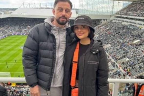 بريطانية
تستيقظ
من
قيلولة
تتحدث
بلهجة
جديدة