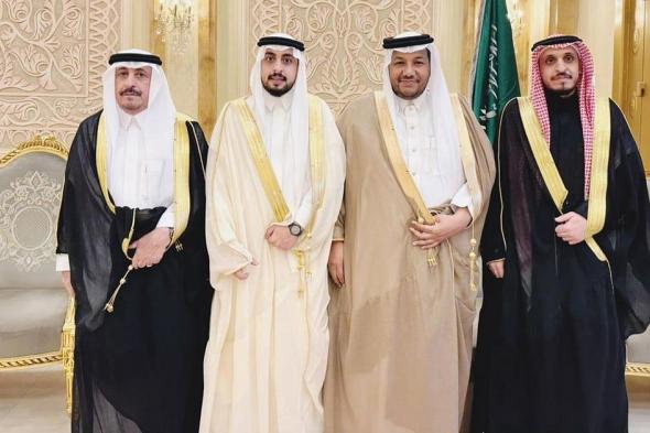 "العجيفي"
    ونجله
    مدير
    إذاعة
    نداء
    الإسلام
    يحتفيان
    بزواج
    "فيصل"