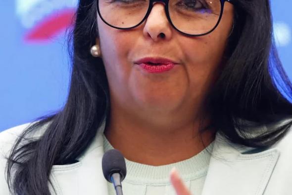 انفجارات الفجر تهز كاراكاس وتكشف عملية أمريكية لاعتقال الرئيس الفنزويلي