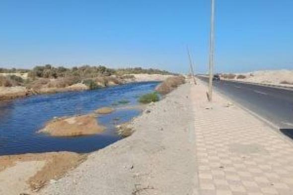 تدخل
فورى
للسيطرة
على
تسرب
مياه
صرف
صحى
بالطريق
الدائرى
فى
الغردقة