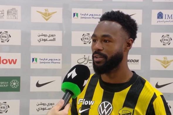 "الشنقيطي":
    عملنا
    في
    التوقف
    ينعكس
    داخل
    الملعب..
    وجائزة
    رجل
    المباراة
    شعور
    لا
    يُوصف