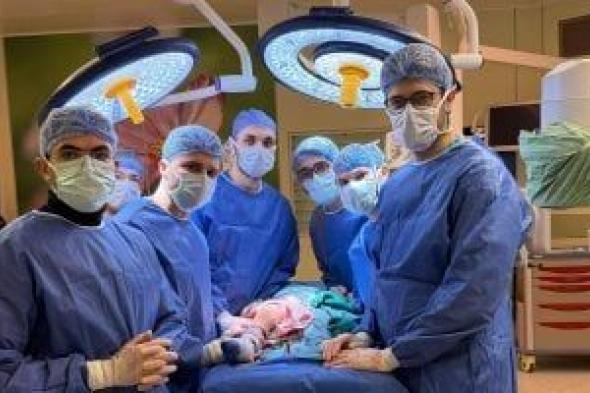 إجراء
عملية
نادرة
لطفلة
3
سنوات
تعانى
من
خلع
بمفصل
الحوض
فى
كفر
الشيخ