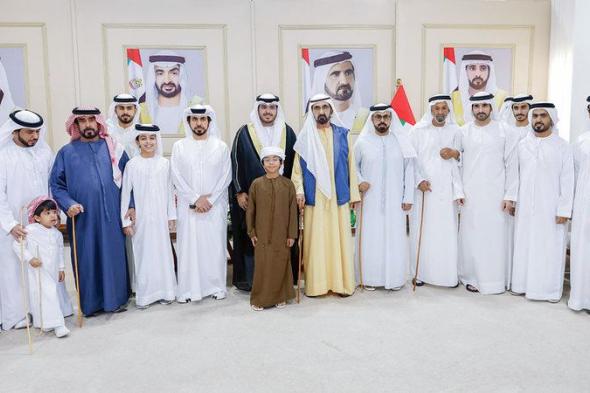 محمد بن راشد يحضر أفراح المقعودي والسبوسي