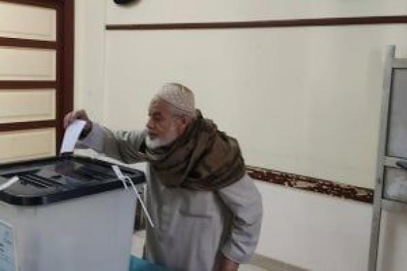 كبار
السن
يشاركون
بقوة
فى
انتخابات
مجلس
النواب
بالبحيرة