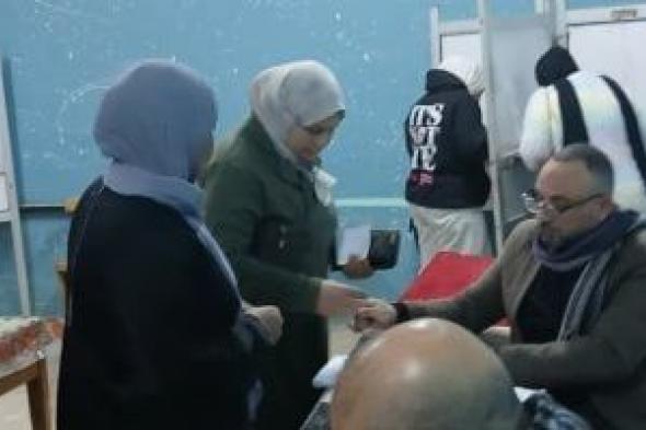 تزايد
إقبال
النساء
على
صناديق
الاقتراع
مساء
اليوم
الأول
للتصويت
في
الوراق
ومنشأة
القناطر