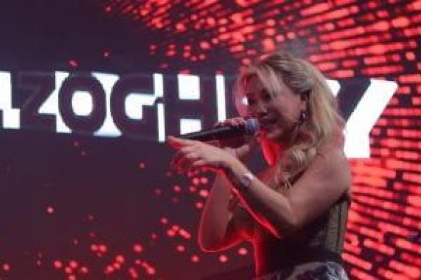 نوال
الزغبى
خلال
حفلها
بالقاهرة:
مصر
أم
الدنيا
وبلدى
التانى
وبعشق
المصريين