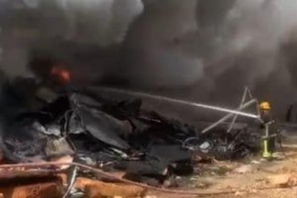 السيطرة
على
حريق
اندلع
داخل
مخزن
فى
مدينة
نصر