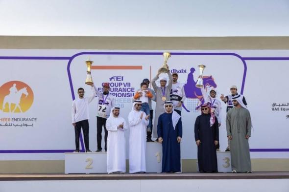 أحمد
      النعيمي
      يقود
      فرسان
      الإمارات
      للتتويج
      بلقبي
      الفردي
      والفرق