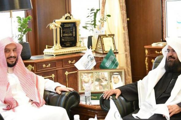 «السديس»
يبحث
إطلاق
منصة
رقمية
عالمية
لتوثيق
خطب
وتلاوات
الحرمين