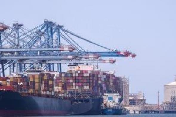 ميناء
دمياط
يستقبل
64,900
طن
قمح
قادم
من
رومانيا