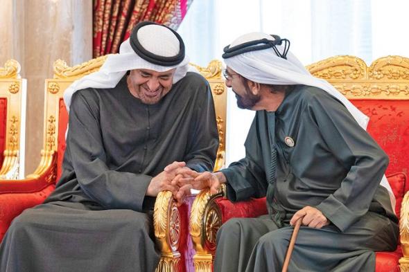 بحضور رئيس الدولة.. محمد بن راشد يلتقي الوزراء السابقين والحاليين ممن شاركوه مسيرة العمل الحكومي