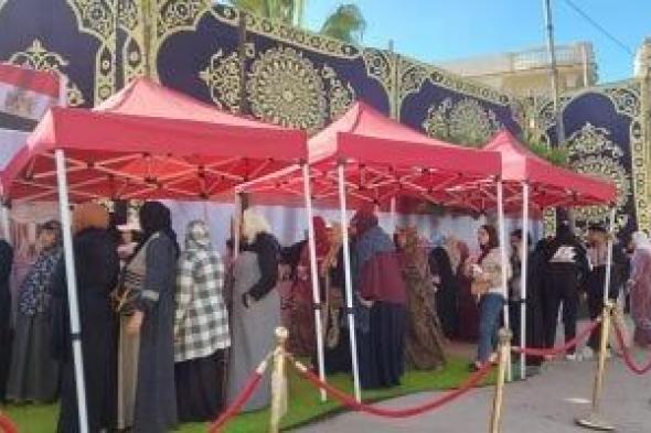 توافد
فى
اليوم
الثانى
من
انتخابات
الإعادة
بدائرة
المنتزه
بالإسكندرية..
صور