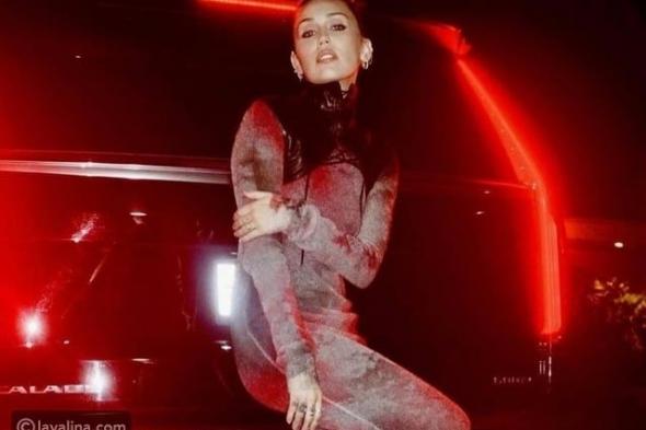 مايلي سايرس تضع حدوداً للمصورين في حفل بالم سبرينغز