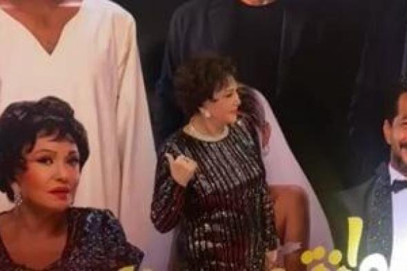 صناع
فيلم
جوازة
ولا
جنازة
فى
العرض
الخاص
ولبلبة
تتألق
بفستان
سواريه