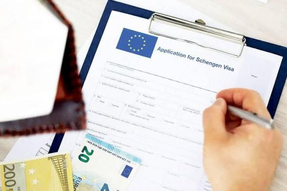 حسابات
      وهمية
      وسوق
      سوداء
      تبدّدان
      حلم
      «شنغن
      السريع»