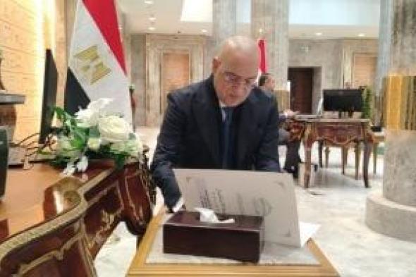 عاصم
الجزار:
برنامجنا
ينطلق
من
الشارع
لدعم
الدولة
ومسيرة
التنمية